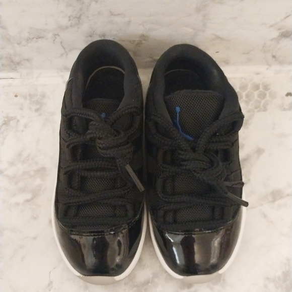 Pre-owned 2023 Jordan 11 Retro Low - Picture 4 of 12